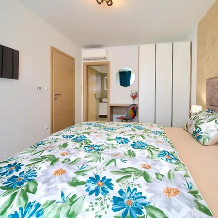 Villa Beautiful Maris With Heated Pool Kras