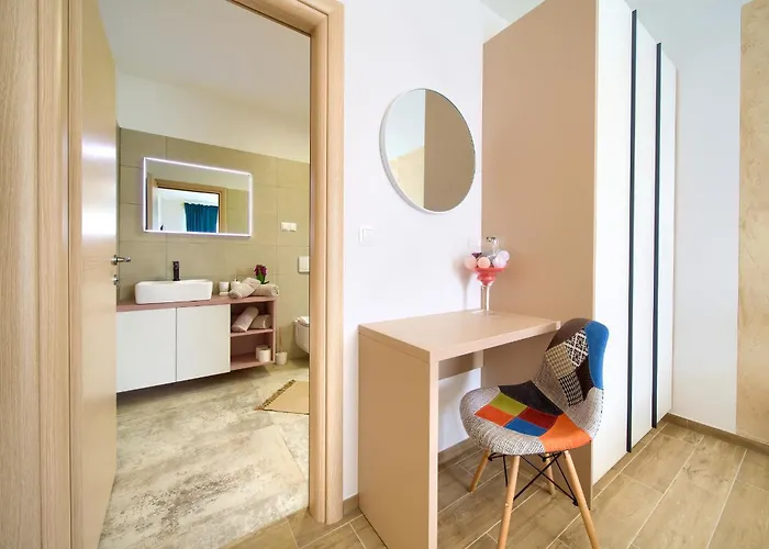 Beautiful Maris With Heated Pool *