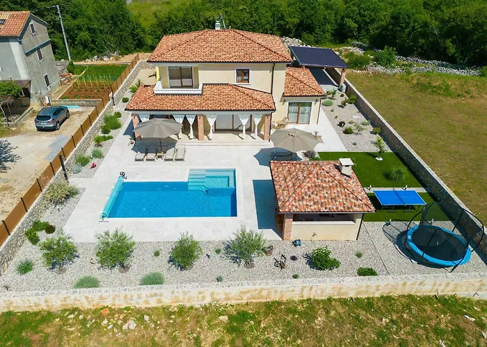 Beautiful Maris With Heated Pool Villa Kras