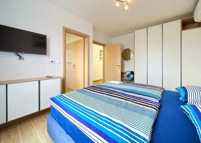 Beautiful Maris With Heated Pool Villa