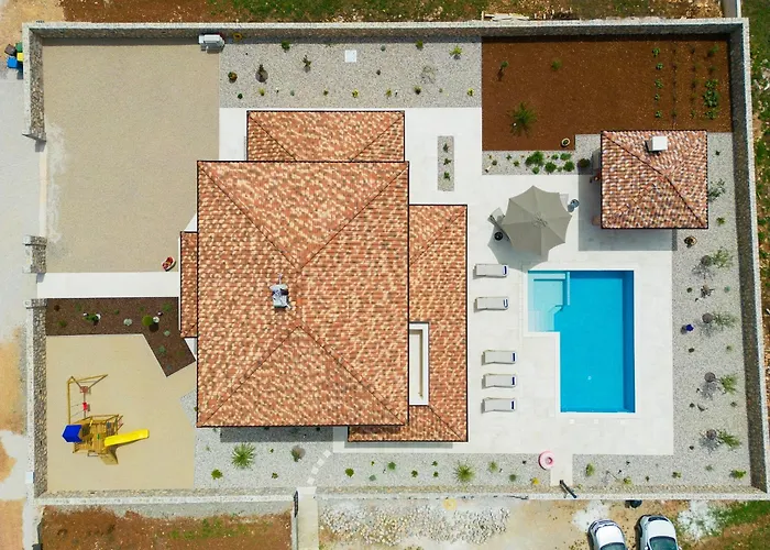 Beautiful Maris With Heated Pool * Kras