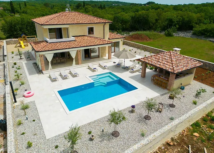 Beautiful Maris With Heated Pool *