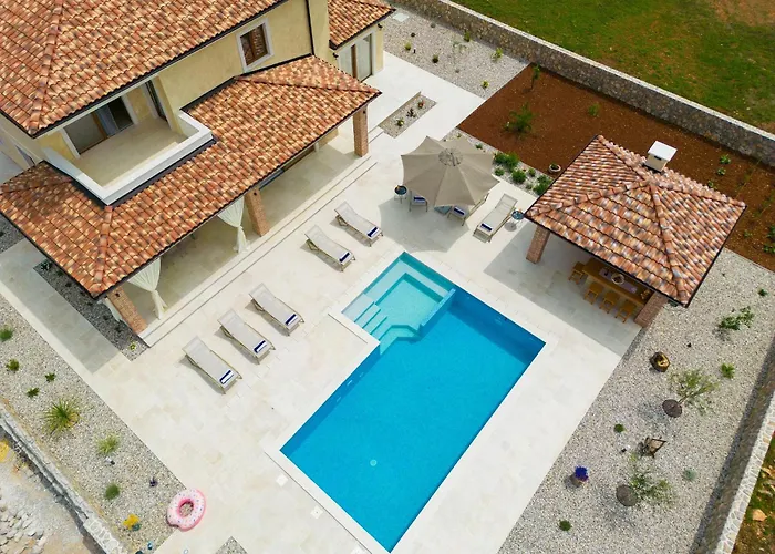 Beautiful Maris With Heated Pool * Kras