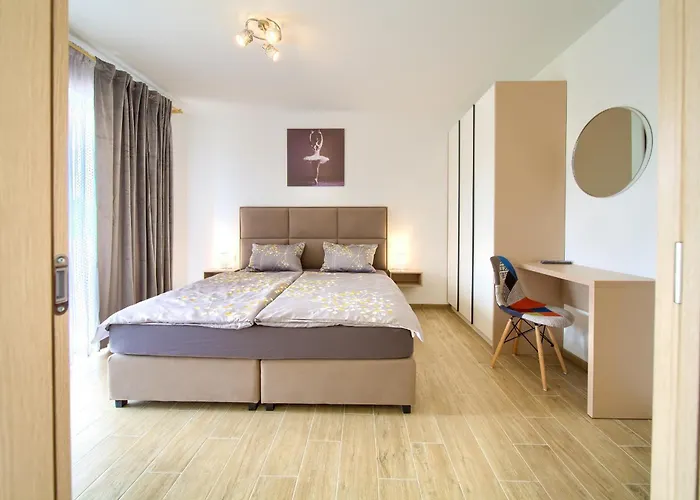 Beautiful Maris With Heated Pool Villa Kras