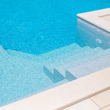 Beautiful Maris With Heated Pool