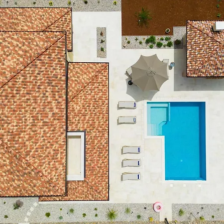 Villa Beautiful Maris With Heated Pool Kras