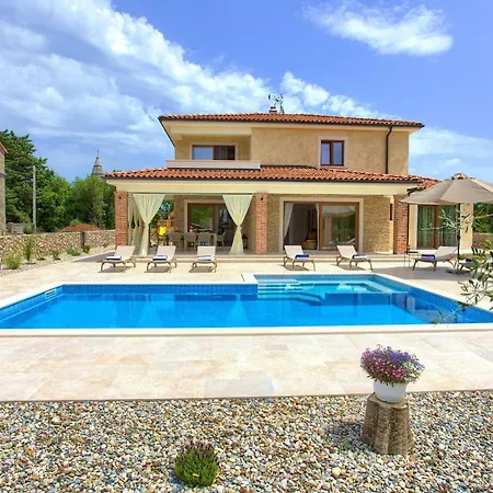Beautiful Maris With Heated Pool Villa Kras