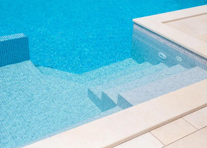 Beautiful Maris With Heated Pool