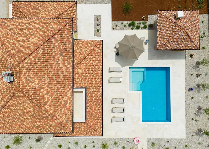 Βίλα Beautiful Maris With Heated Pool Kras